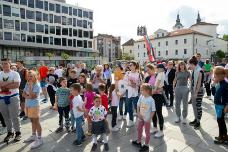 Deželak junak v Postojni (20)